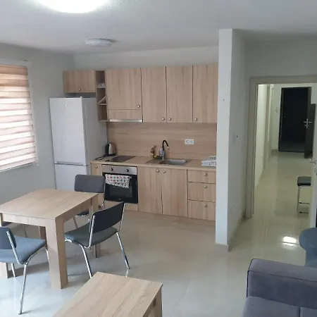 With Garden Apartmán