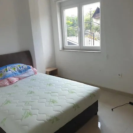 With Garden Apartmán *