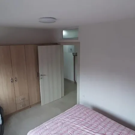 Apartmán With Garden